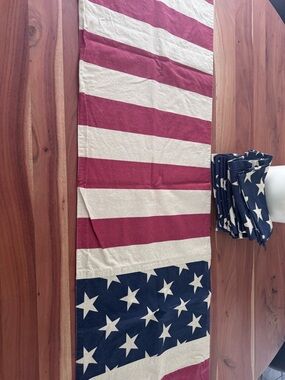 Pottery Barn Americana Flag Table Runner and 12 Star Napkin Set